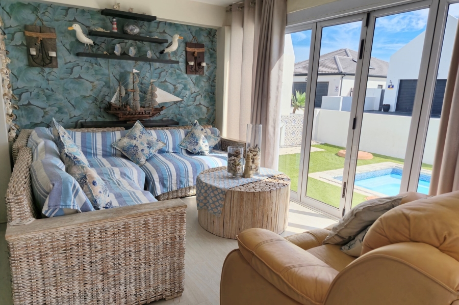 4 Bedroom Property for Sale in Sandy Point Western Cape